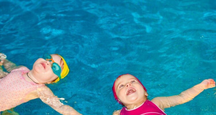 cours de bébés nagueurs à Barcelone