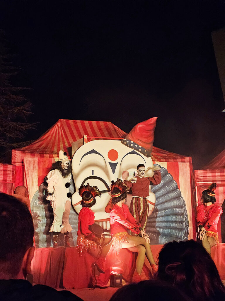 spectacle d'Halloween Wilhelm Freak Show tibidabo barcelone