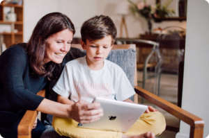 apprendre une langue en famille