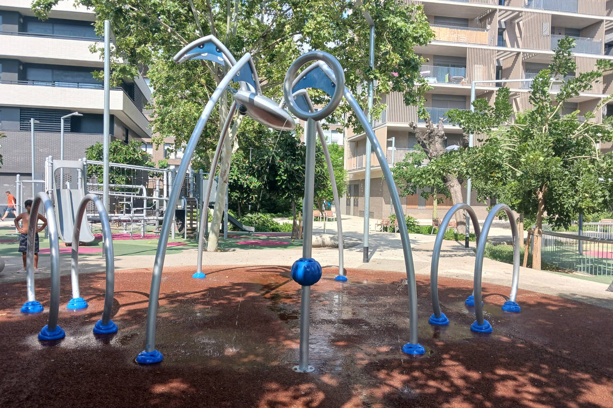 jocs d'Aigua a la Plaça de la Lluita per les Llibertats