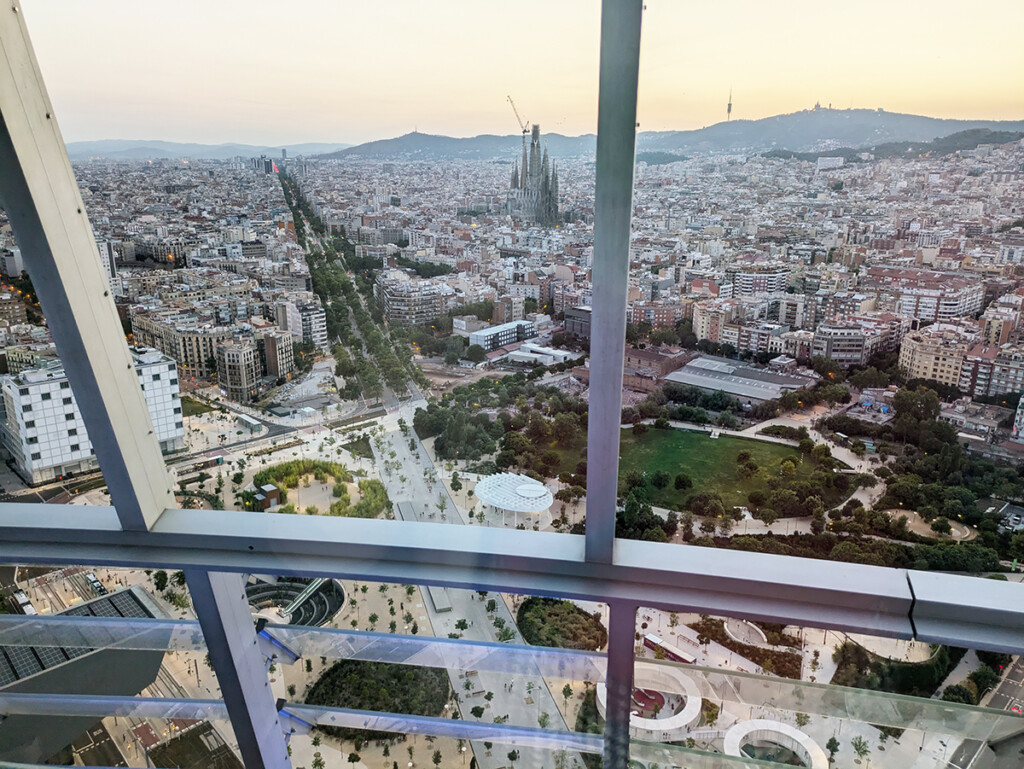 gratte ciel barcelone