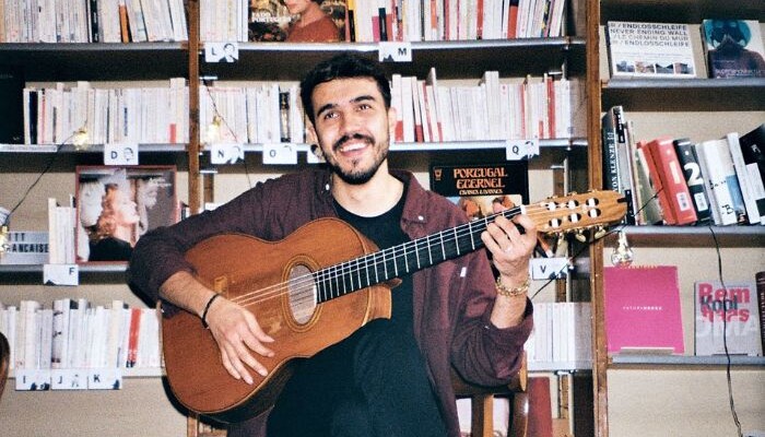 Tiago Almeida prof de guitare barcelone