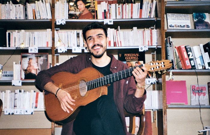 Tiago Almeida prof de guitare barcelone